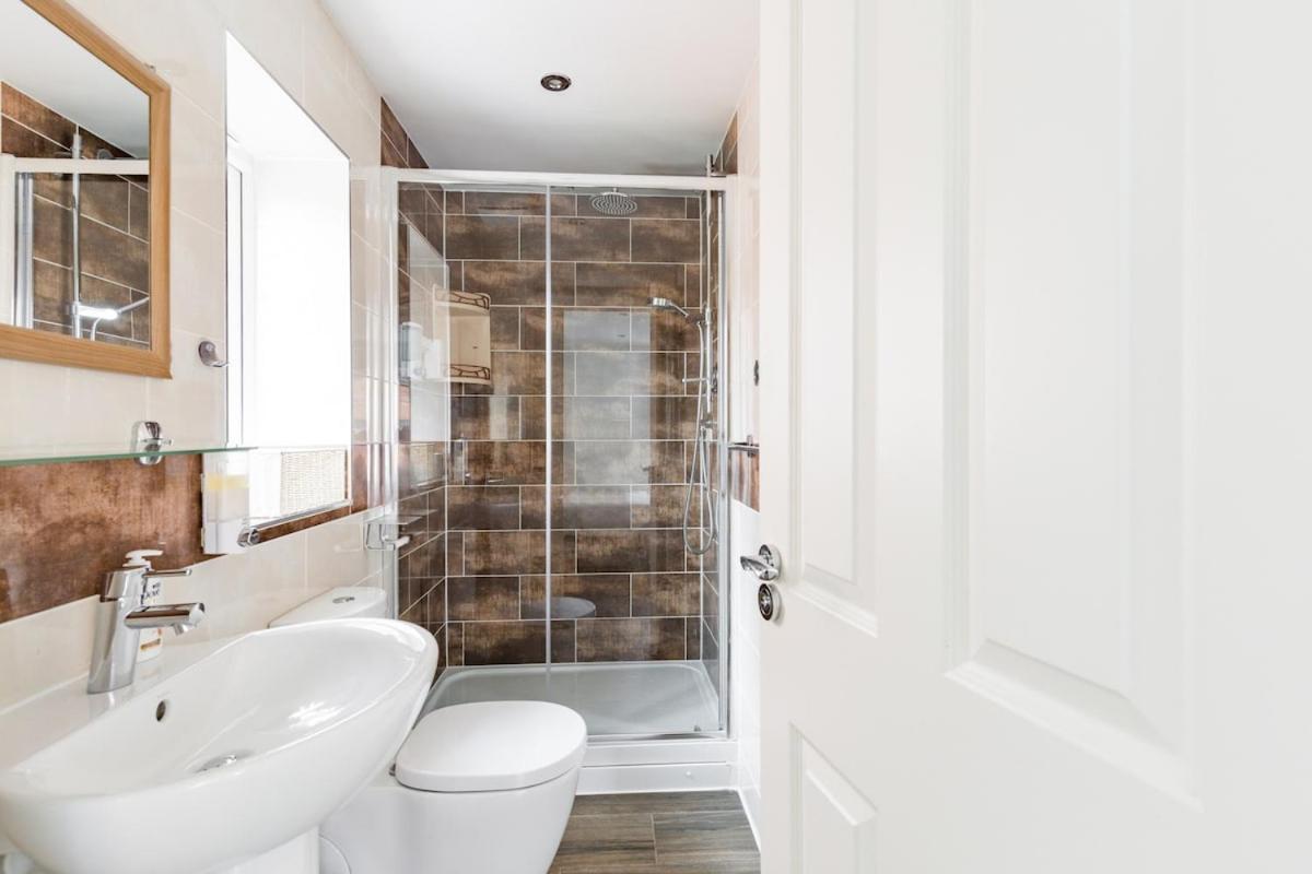 Holiday home Away From French Luxury In Birmingham