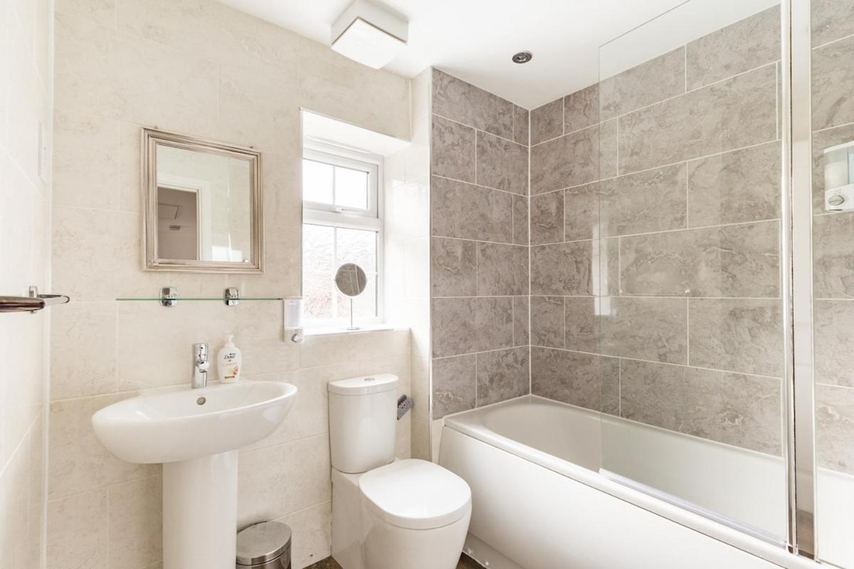 Away From French Luxury In Holiday home Birmingham